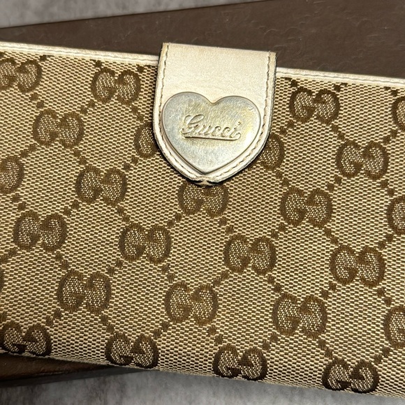 Vintage Gucci Beige Monogram GG Heart Snap Wallet Y2K 90’s - Picture 4 of 6